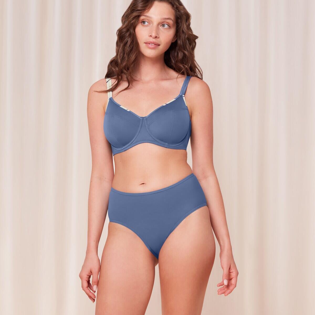 Triumph Summer Rød Bikini Top Med Bøjle  Farve: Atlantis  Størrelse: 40c  Dame